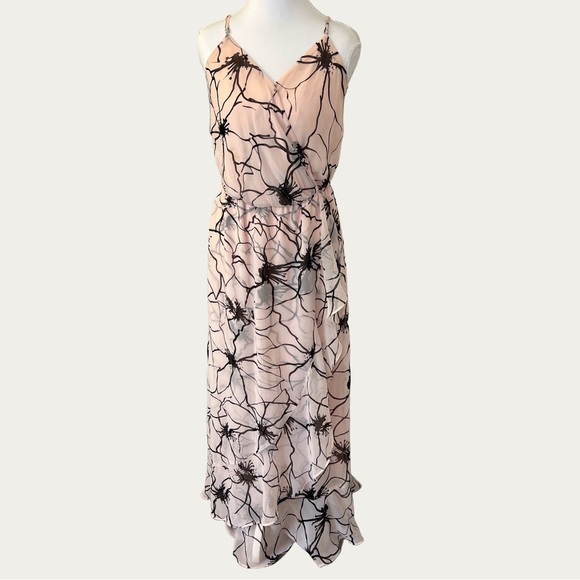 Banana Republic Dresses & Skirts - Banana Republic Baby Pink and Black Flowy Floral‎ Maxi Dress Size 4
